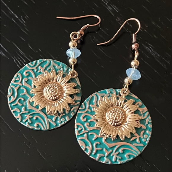 Jewelry - Sunflower boho earrings-NWT